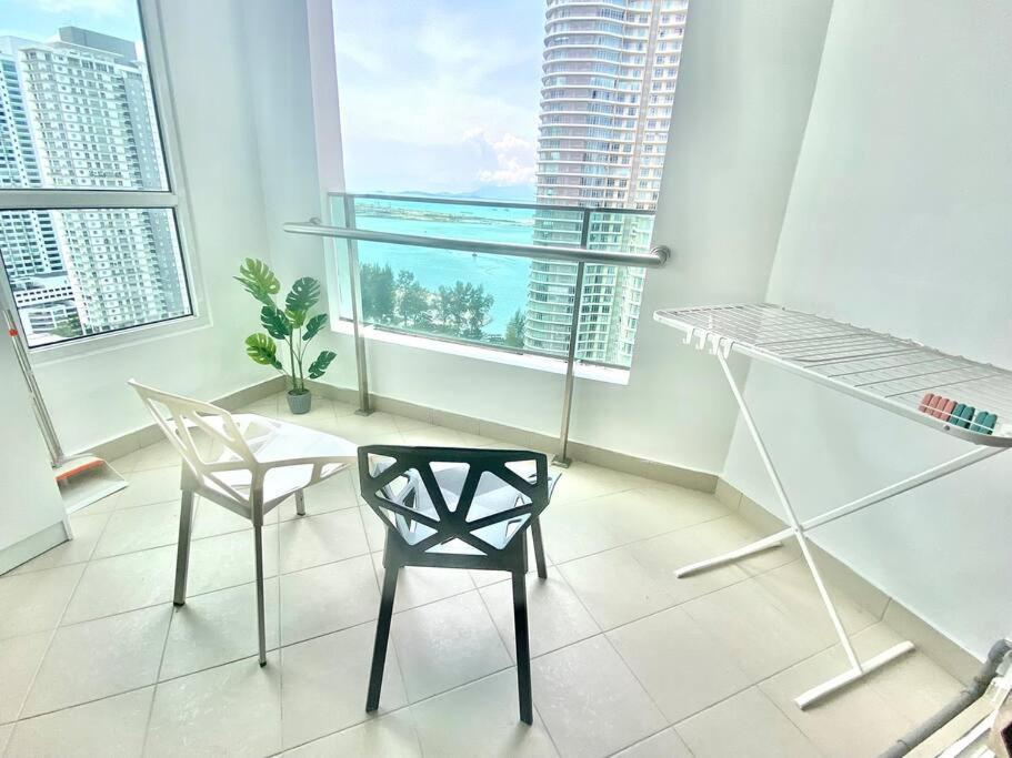 Mansion One Suites - Seaview Modern 2 Bedroom Suites George Town Exterior foto