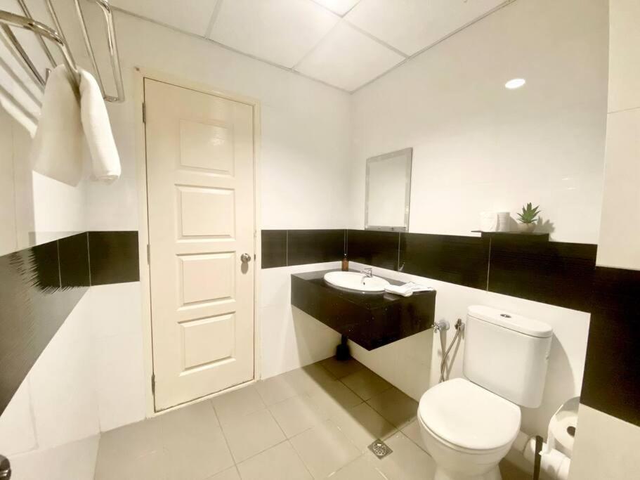 Mansion One Suites - Seaview Modern 2 Bedroom Suites George Town Exterior foto