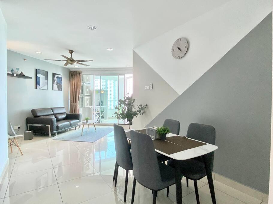 Mansion One Suites - Seaview Modern 2 Bedroom Suites George Town Exterior foto